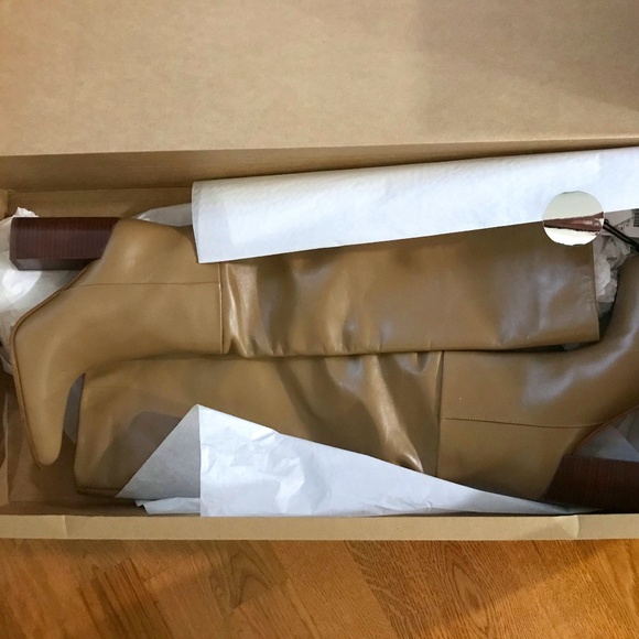 Brand new, leather knee high heeled Zara boots! Completely sold out! - Picture 1 of 2
